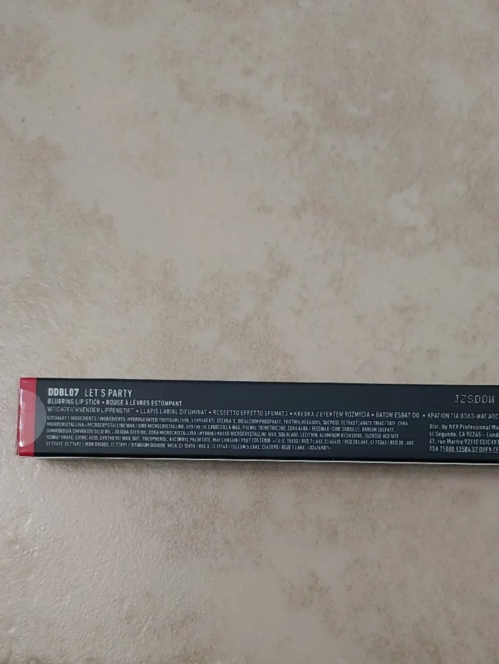 NYX Dazed & Diffused Blurring Lipstick Pen Red 